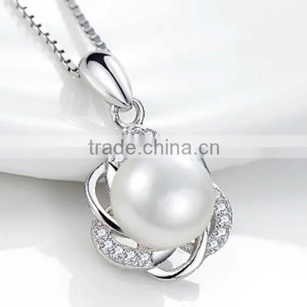Simple design elegant pearl necklace pendant