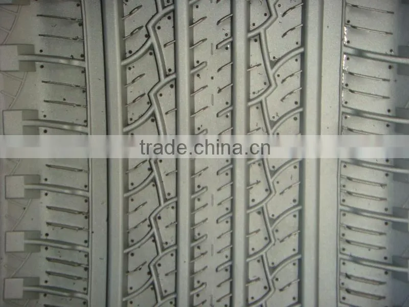 Segmented Tire Molding Machine