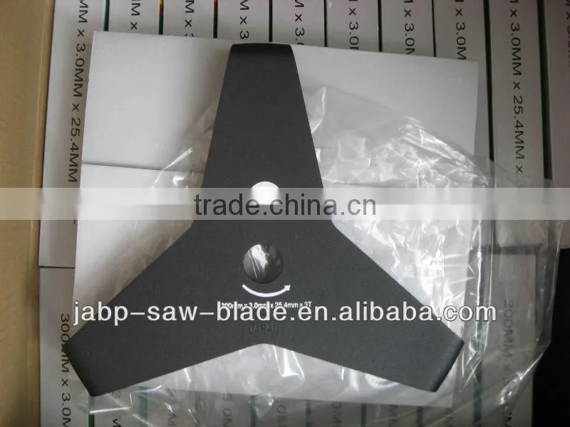 Bend grass cutting blade