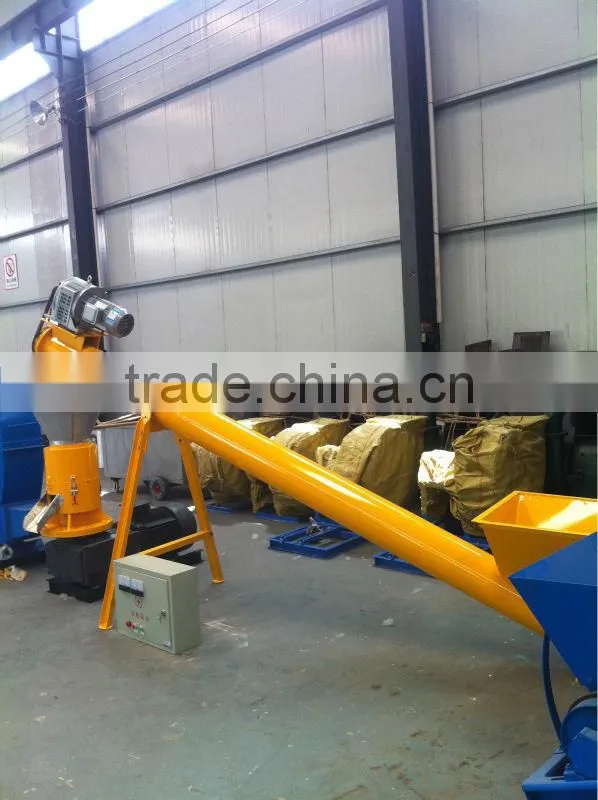 2014 Newly Saled SKJ 300 CE approved Flat-Die pellet mill/pellet machine with Screw Conveyor