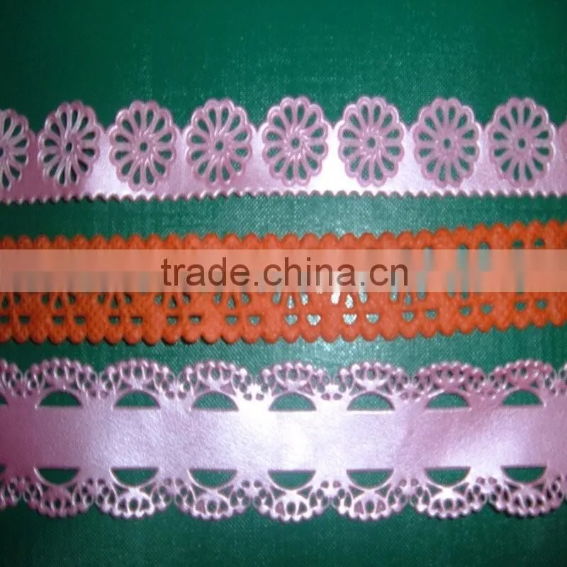 Lace sewing machine