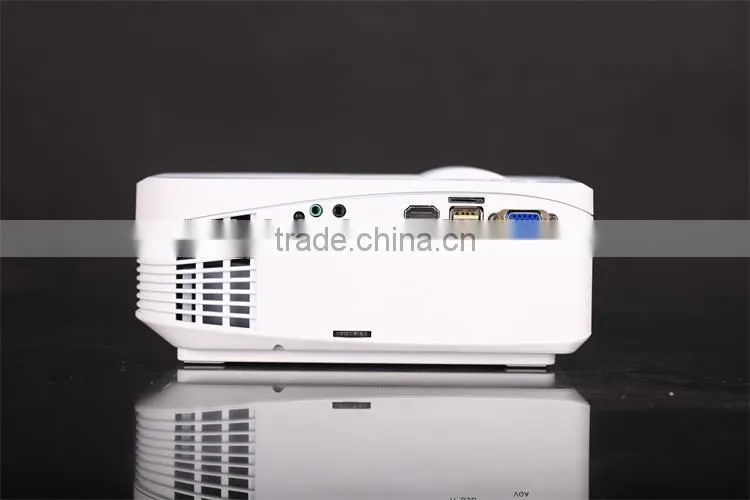 New model Mulitifunction Mini digital led projector