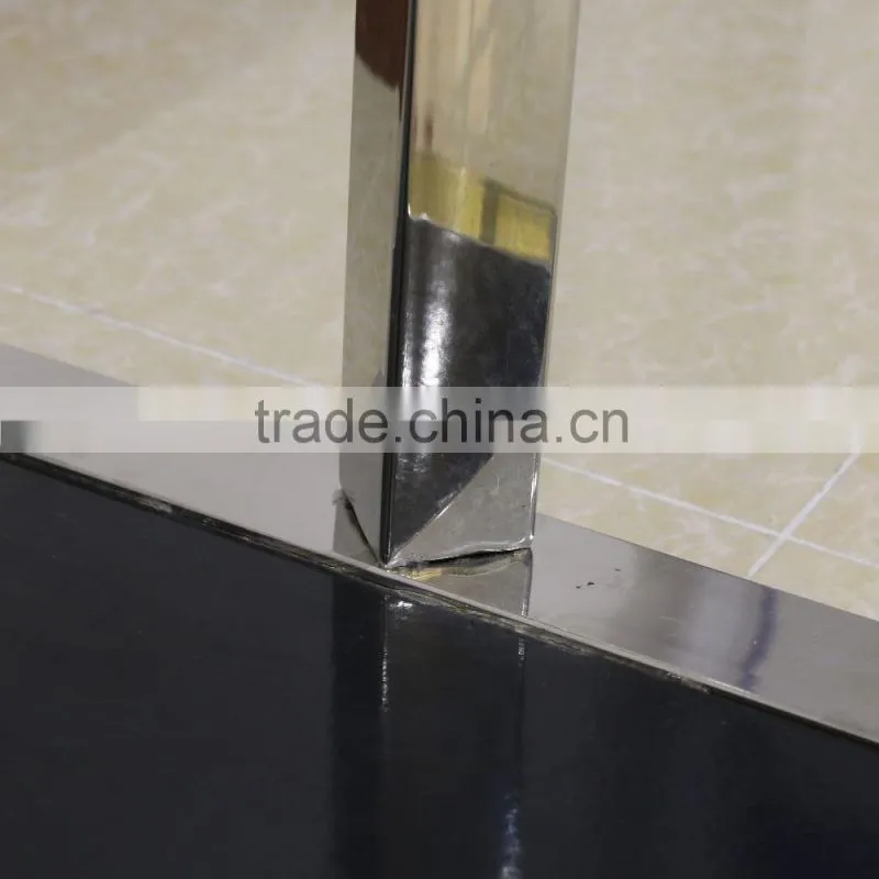 Variable stainless steel clothes hanging rack for shop display