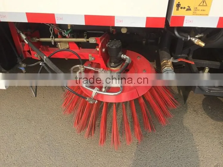 High performance Dongfeng 4x2 vacuum road sweeper truck