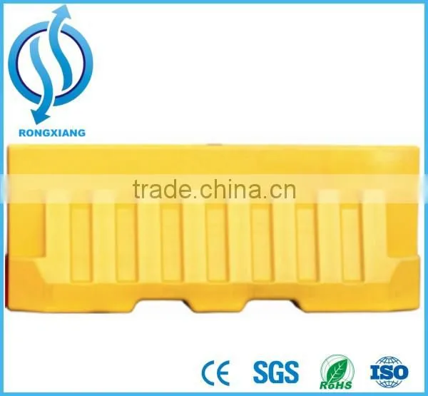 3 Holes Blowing Plastic Water Barrier