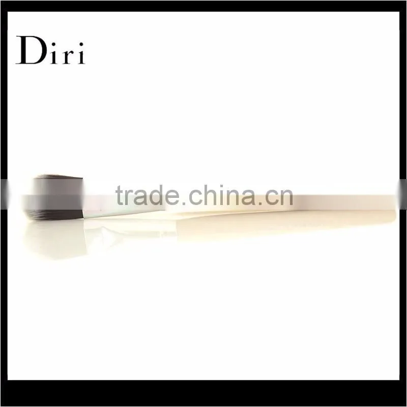Good quality foundation cosmetic brushes