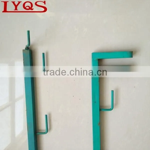Steel Adjustable safety parapets for construction