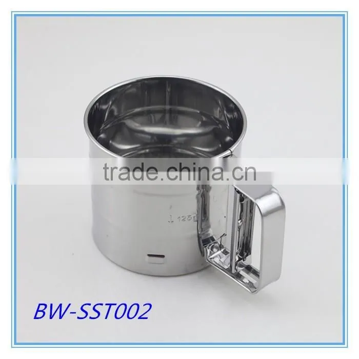 One-Handed Stainless Steel Cup Flour And Icing Sugar Sifter