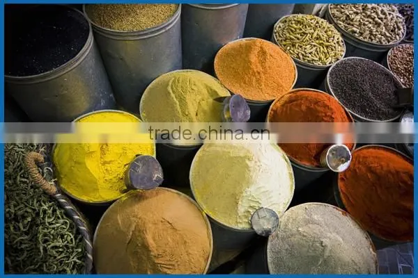 Inclined spiral conveyor for conveying food powder