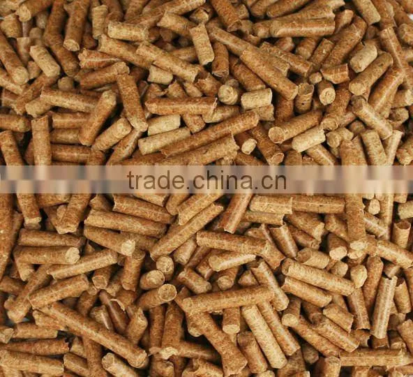 Biomass straw pellet making machine with tractor engine