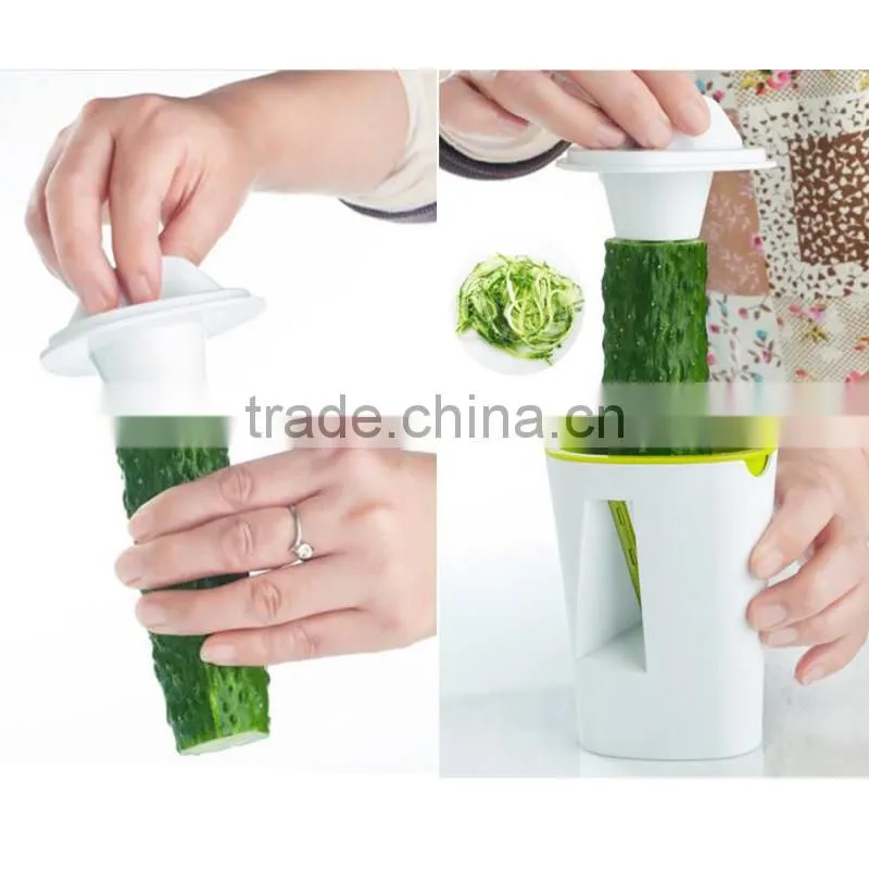 2 in 1 multifunctional plastic kitchen tools manual citrus juicer and spiral vegetable slicer grater