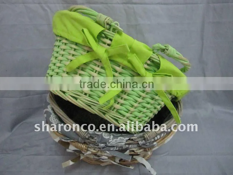 Colourful holiday candy basket for promotion from willow