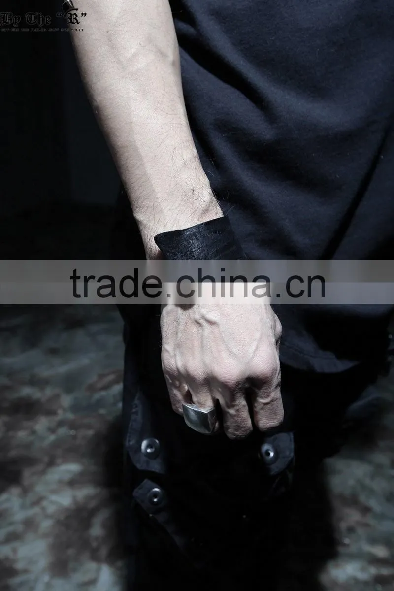 Man High Fashion Spacial Shape Snap button Genuine Waxy Leather Bracelet For Men