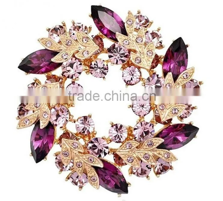 Crystal-studded chic wreath brooch scarf ring high-end apparel accessories jewelry