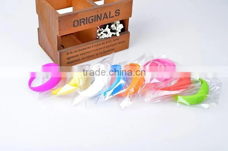 2016 personalized motion activated light up custom led bracelet