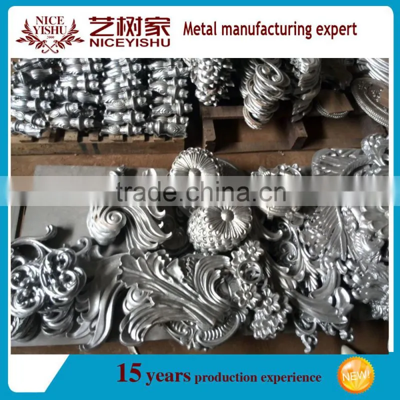 Aluminum driveway gate