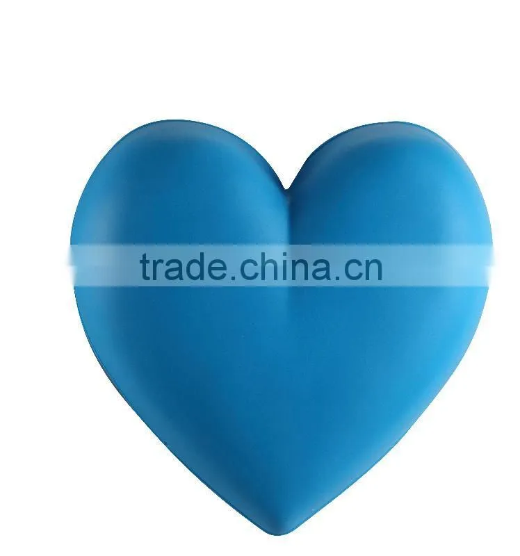 red heart simple wall lamp