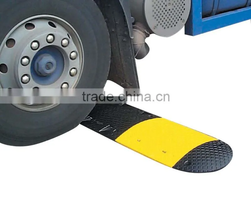 Hard intensity rubber speed bump, rubber deceleration strip