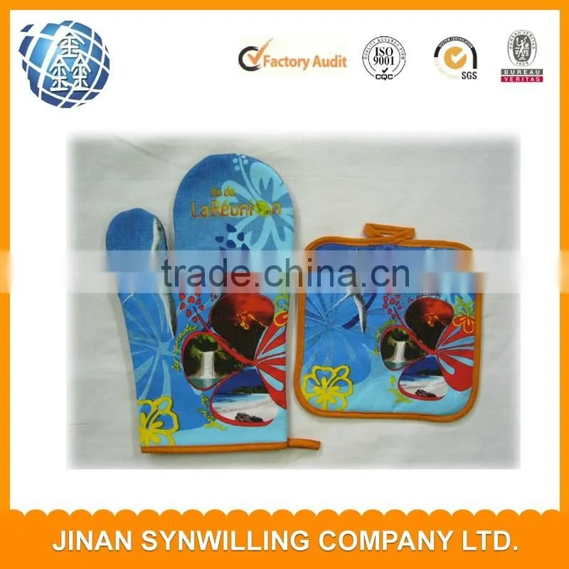Christmas gifts Printing baking gloves set microwave mitts
