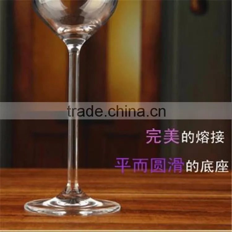 Glass Champagne Flute - Crystal Clear and Perfect for Wedding Toasting
