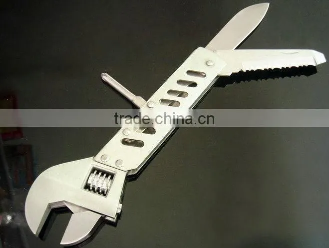 multi tool with sdjustable wrench set