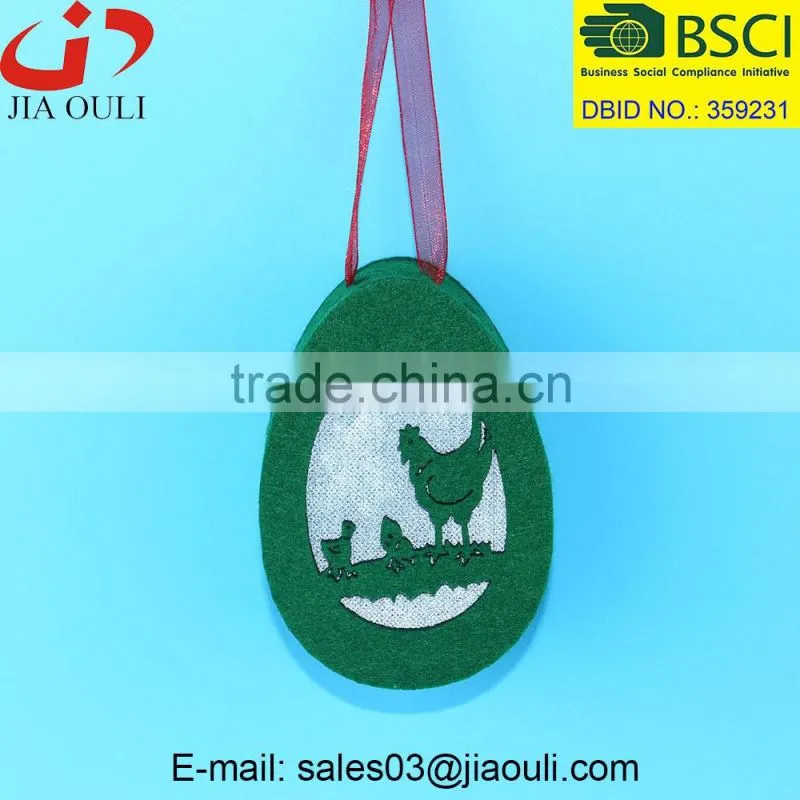BSCI Audit Factory Unique design Easter decorations with LED light non-woven chicken hanger