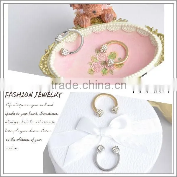 Little Giant Taper Shape With Crystal Finger Ring