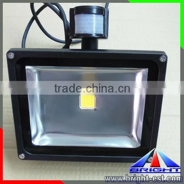 PIR IP65 Sensor 2700k LED 40w Flood