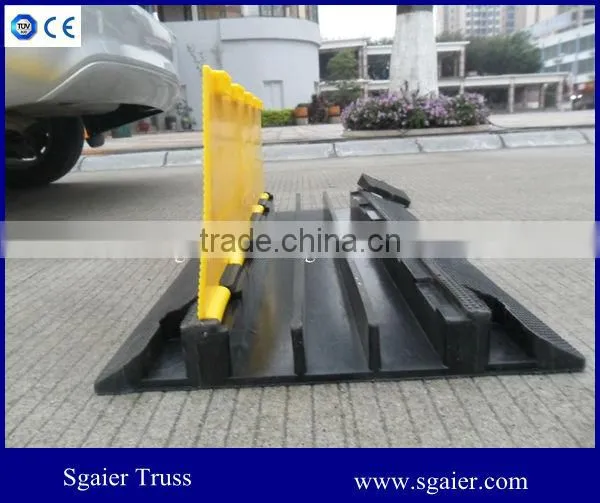 Outdoor Road Rubber Speed Humps for cabe on Sale