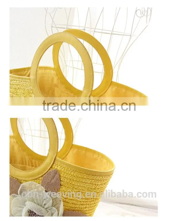 Tote straw handbag with decoration