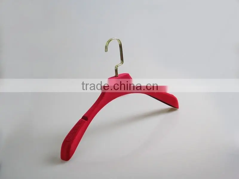 popular velvet flocking hanger with custom velvet color for people