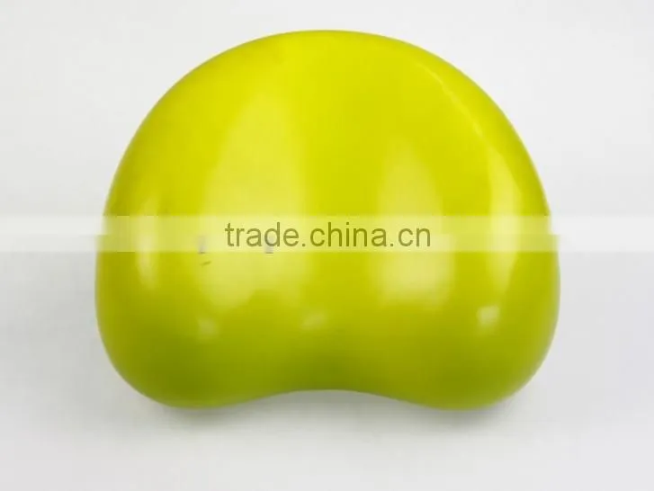 2015 new design pu foam heart shaped headrest