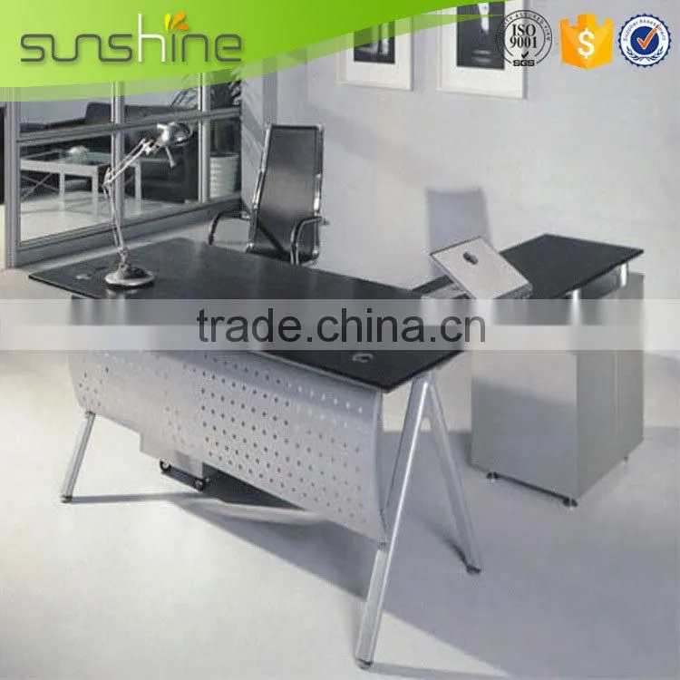New Discount chief executive desk
