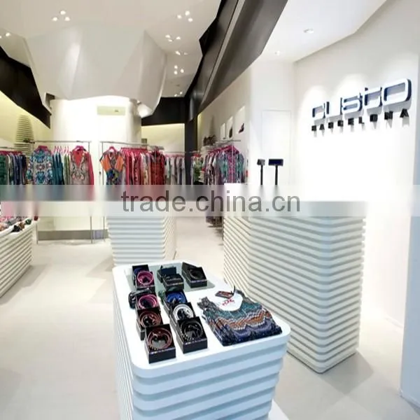 model stand for clothes shop interior design