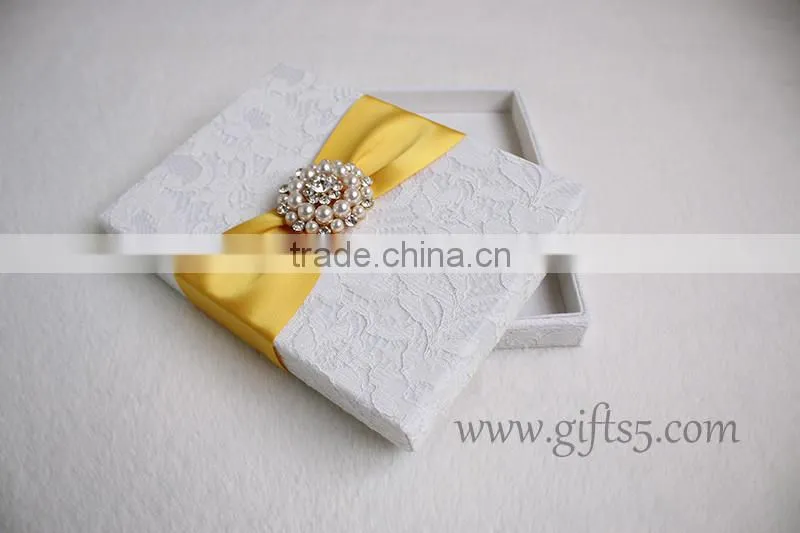 Personalized wedding invitations boxes