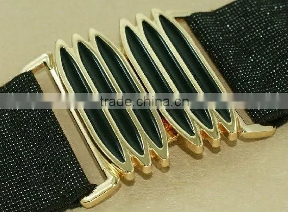 two red rose shape garment buckle