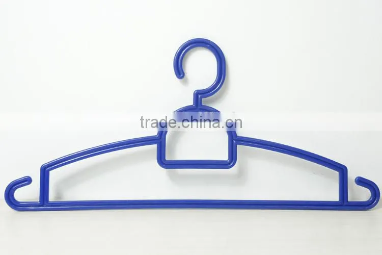 plastic expandable clothes hanger