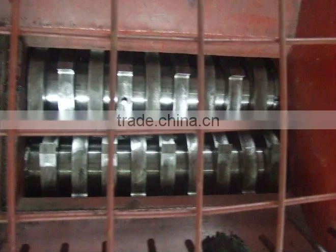 waste rubber shredding equiments