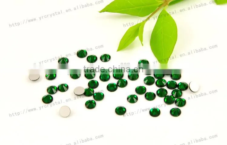 Round shape emerald color silver base crystal rhinestones flat back diamond