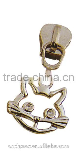 plastic zipper pull