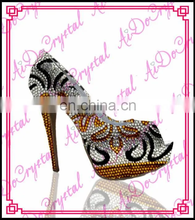 Aidocrystal Classic flower pattern women pumps high heels peep toe sandals