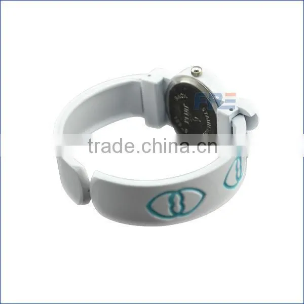 2013 silicone bracelet watch fashion kids bracelet watch