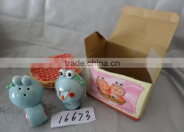 ceramic frog salt and pepper shaker custom design