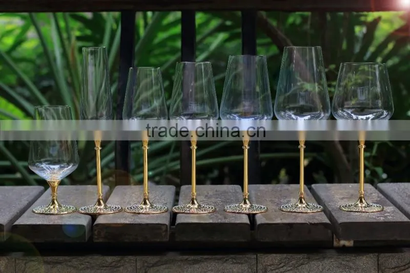 Eco-Friendly Feature and Glass Drinkware Type OhTrend glassware elegant red wine glass beer mug with diamond for wendding party