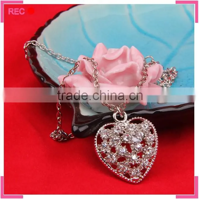 Jewellery pendant necklaces women, heart pendant simple necklace designs