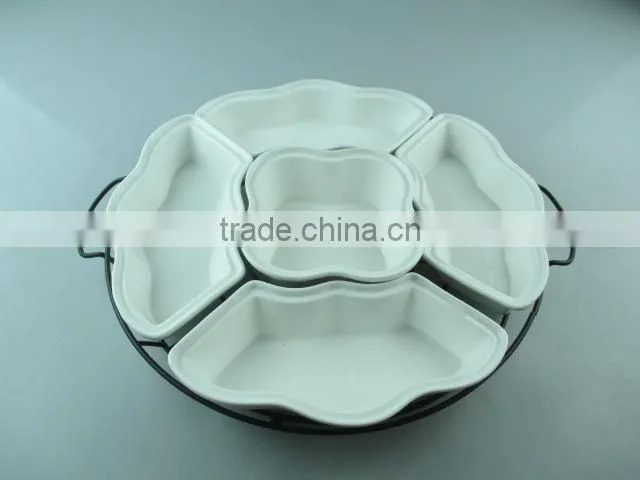 Stocklot white ceramic divided plate with iron stand in cheap price