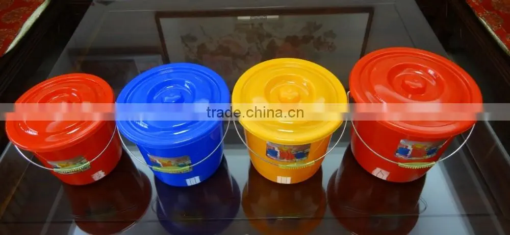 Promotional 5.5L plastic bucket with lid