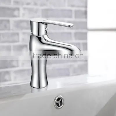 Polished Surface Finishing Single Hole Mounted Brass Water Faucet