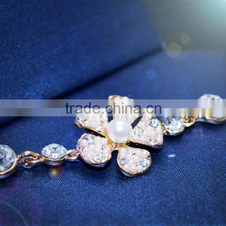Lady's Cubic Zirconia Crystal Five Petals Flower Charm Bangle Bracelet