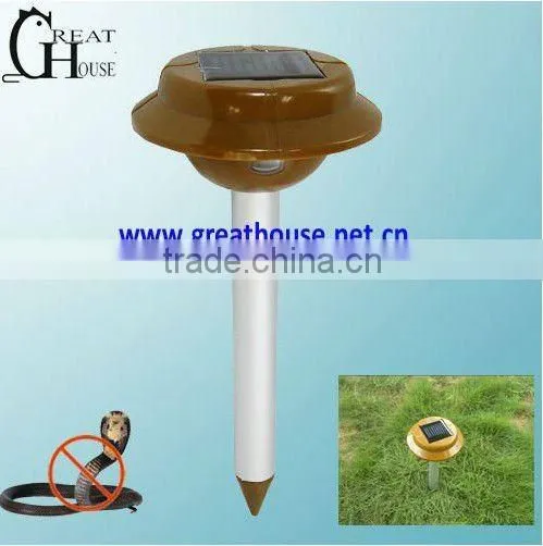 GH-318 Solar and vibration snake repeller